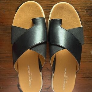 Adrienne Vittadini Black and Tan Slide Sandals